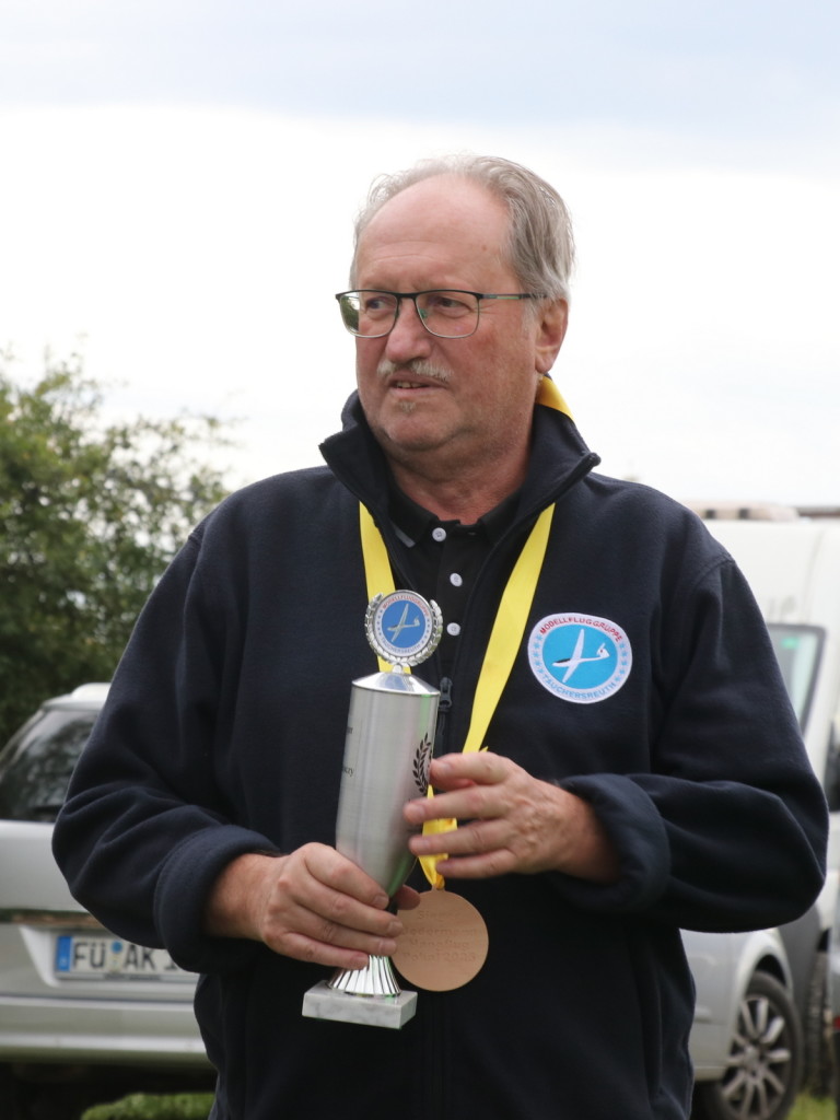 !cid_part1_OVMb5xEG_SanJkZfU@MFG-Tauchersreuth